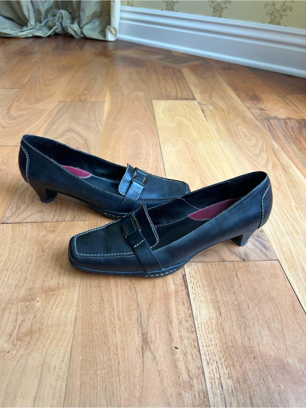 Women’s Size 7.5 Black Aerosoles Heels Square Toe